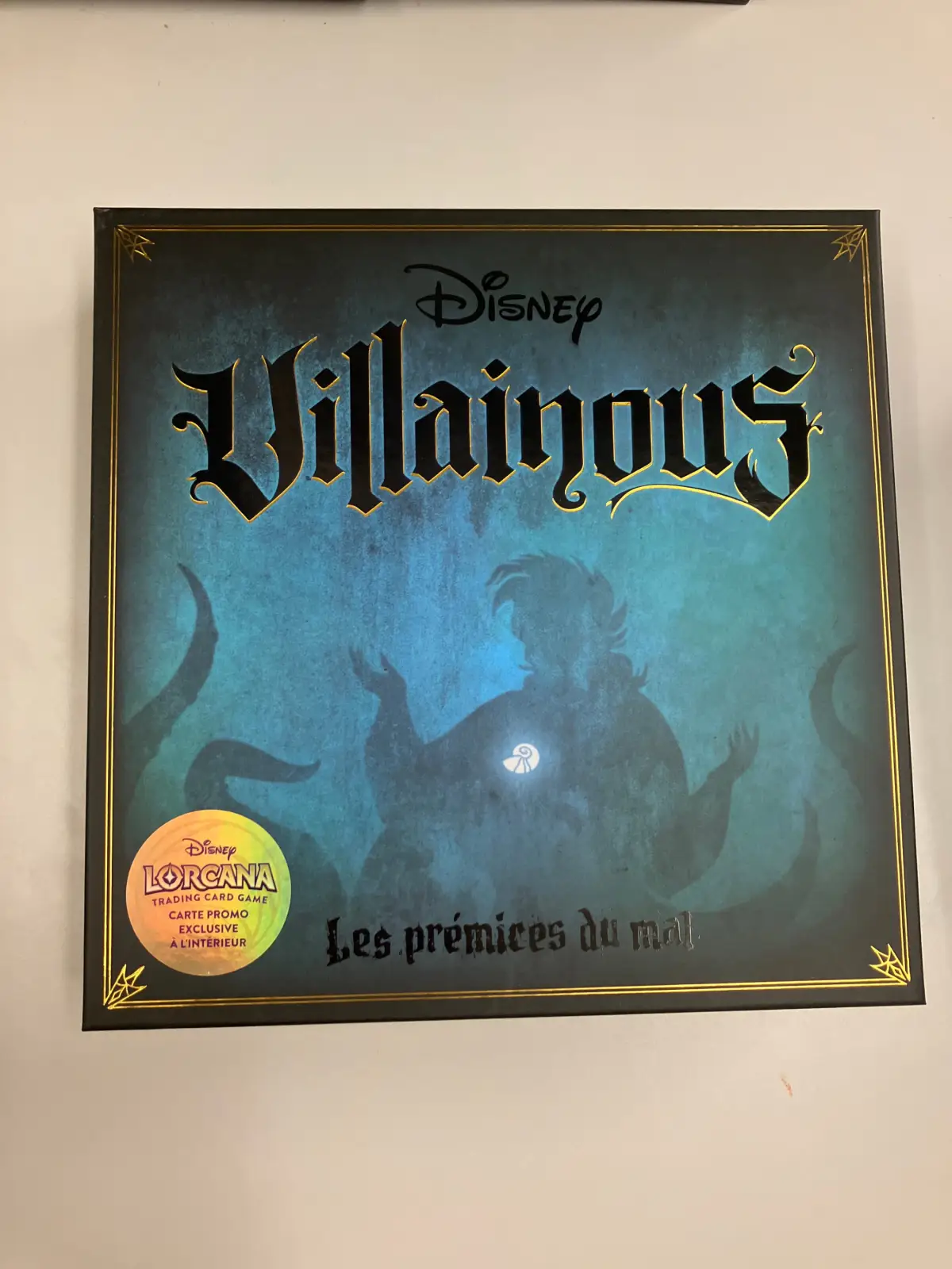 Disney Villainous: Les Prémices du mal - avec Lorcana Carte Promo (FR)