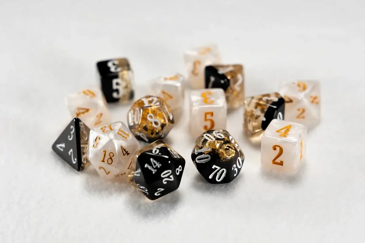 Epic Resin Dice Set: Cleric - Image 4