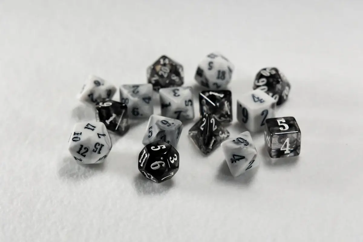 Epic Resin Dice Set: Figther - Image 4